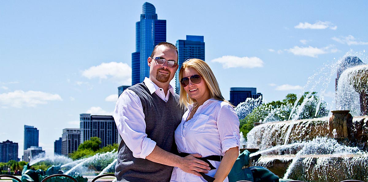 Engagement Photography - Peoria, IL - Dave Zumbek Photography Engagement Photo Session in Chicago,IL by Buckingham Fountain