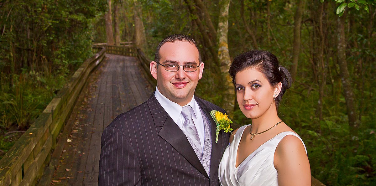 Wedding Photography - Peoria, IL - Dave Zumbek Photography Bride & Groom posing in After Ceremony pics at a Wedding in Tampa,FL